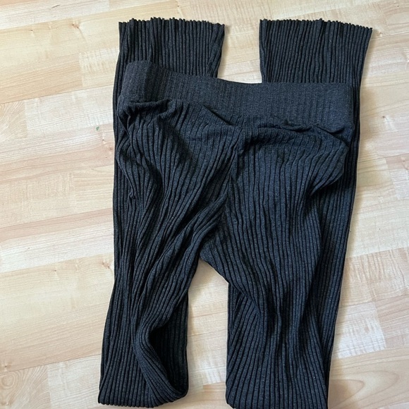 Cale grey ribbed flare leggings - Picture 6 of 6